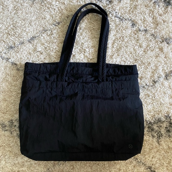 lululemon athletica Handbags - On My Level Tote